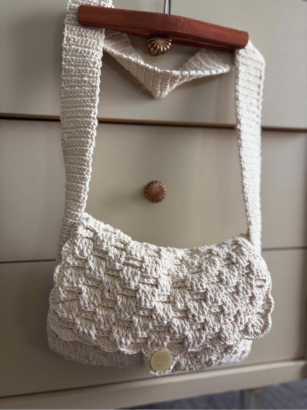 Handcrafted Cream Crochet Shoulder Bag - Elegant Casual Style